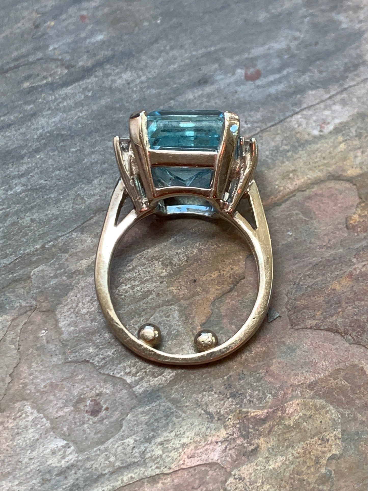 Vintage Natural 10ct. Aquamarine & Diamond Accented Ring - 14k White Gold - Circa 1970s